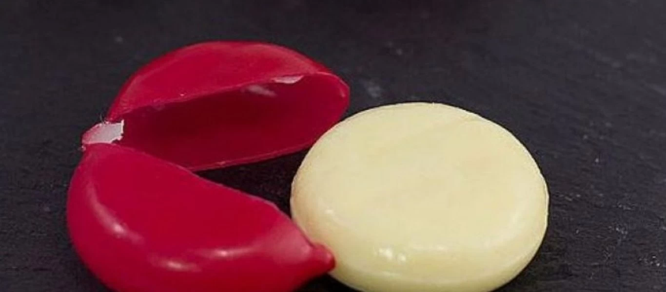 Διαγωνιζόμενη στο GNTM έφαγε τυρί... μαζί με την συσκευασία on air! (φωτο)